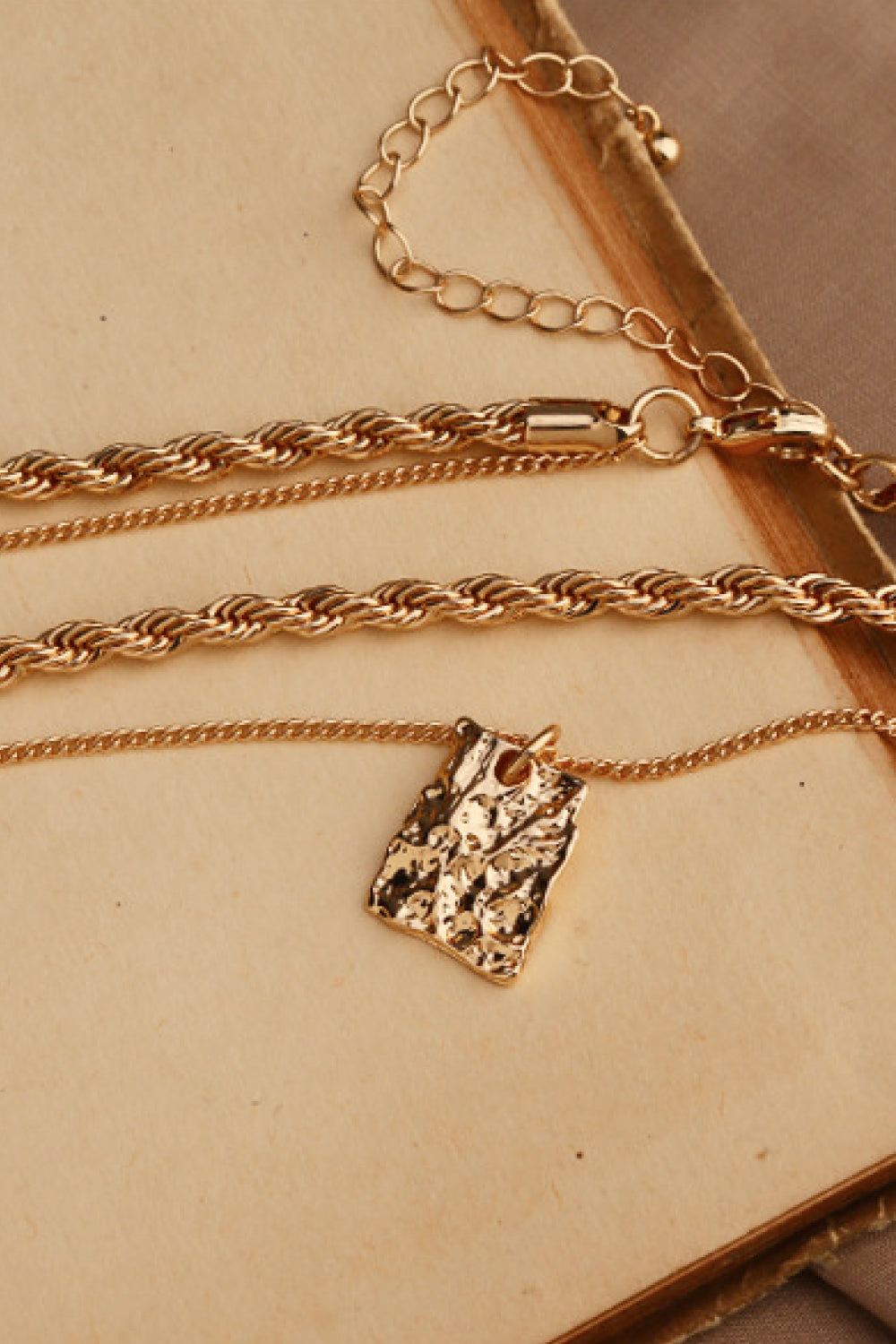 Rope Chain with Modern Pendant Necklace