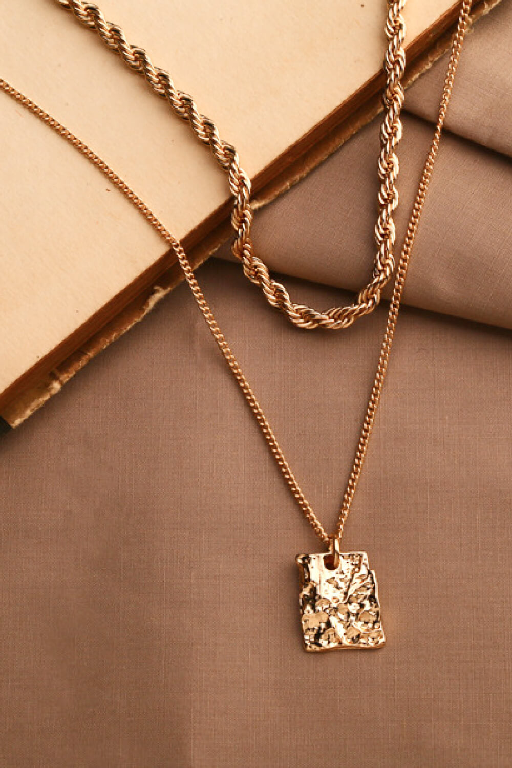 Rope Chain with Modern Pendant Necklace